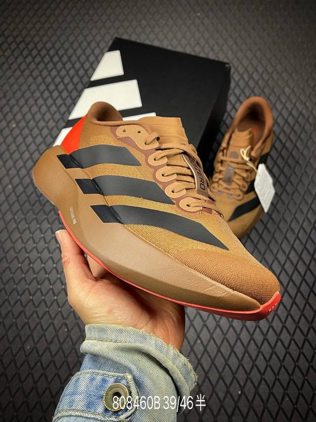 DDD Adizero Evo Sl 2 阿迪超轻透气缓震跑鞋 DDD 以令人难以置信的138克重量，刷新了跑鞋轻量化的记录，阿迪在材料科学和工艺技术上的深厚积