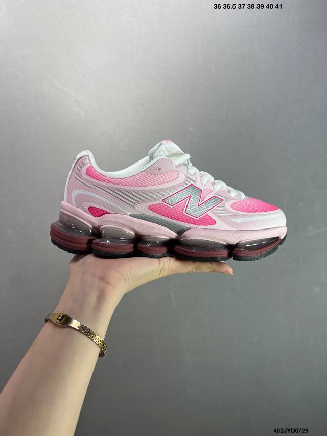 公司级新百伦 New Balance Nb U 核心私 0Ea 运动跑步鞋。此复刻经典鞋款，加入当下大热的户外元素，以曾经篮球鞋款型式样加以打造鞋款造型。编织鞋