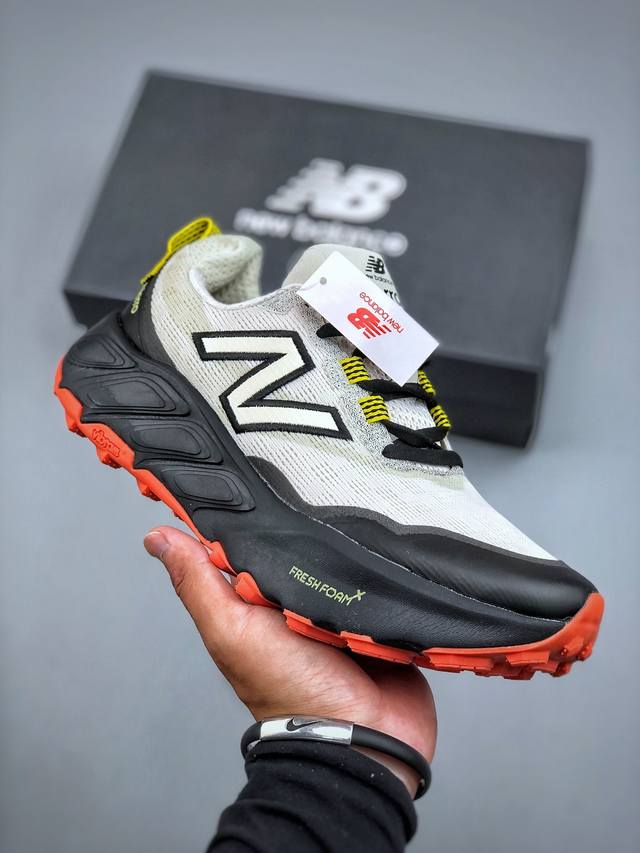 New Balance Nb880 舒适缓震跑步鞋 厚底老爹鞋潮男女鞋 货号：W880B15 尺码：40-45 DDD