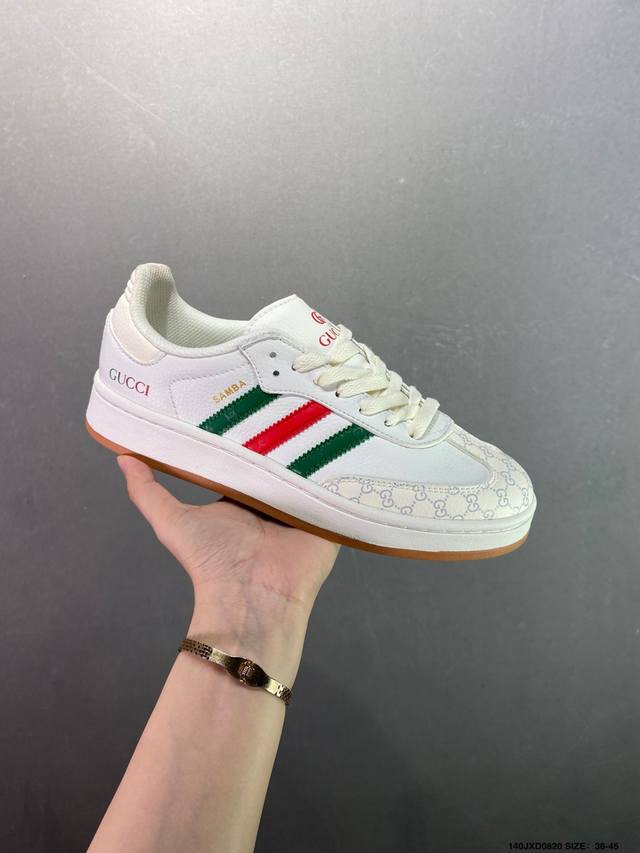 Adidas Originals Gazelle Indoor 三叶草休闲防滑耐磨低帮板鞋 DDD 鞋头出色设计 塑就出众贴合感 DDD 稳固的后跟贴合足部曲线