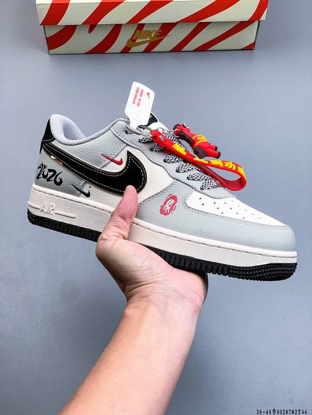 原楦数据纸版，采用硬质优质皮革鞋面材质，内置全掌Air Sole气垫。耐克 Nike Air Force 1 Low 空军一号低帮百搭休闲运动板鞋 DDD 01
