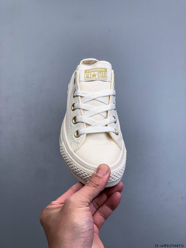 Converse All Star Squaretoe 匡威方形鞋头低帮帆布鞋 DDD Converse并非第一次将All Star鞋款变为方头，尤其是前些年R