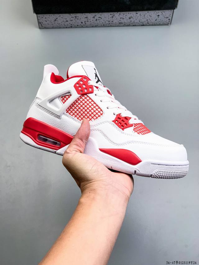 二层真标！Air Jordan 4 Aj4代中帮复古休闲运动文化篮球鞋。秉承轻量化的速度型篮球鞋设计思想完成设计，降低重量的同时提升舒适度，中底延续前作使用了分