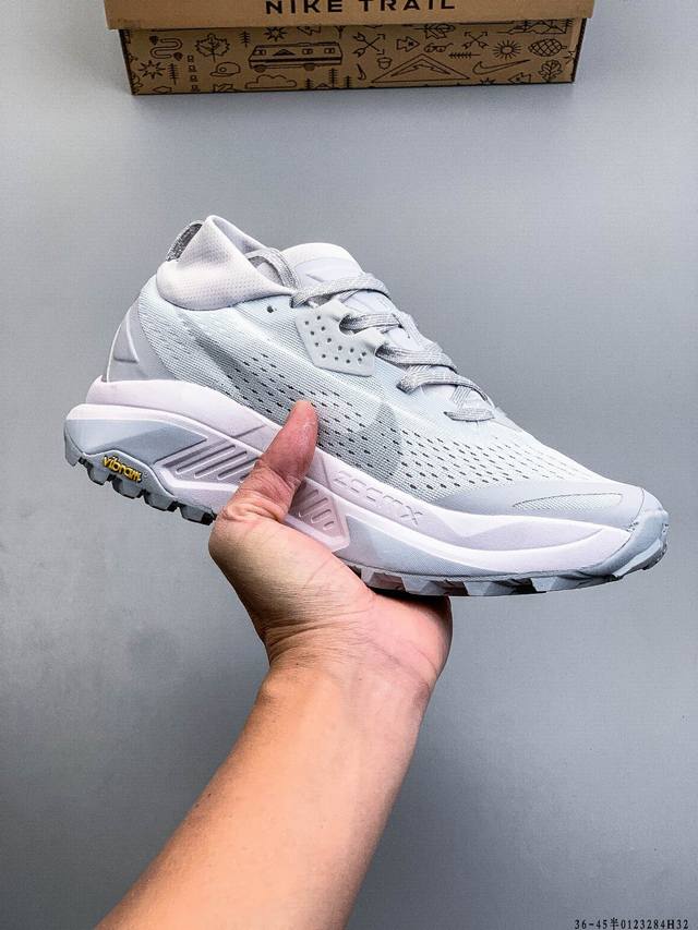 公司级 Nike Acg Zegama Trail 2 新款缓震透气越野跑鞋 DDD 这款集缓震、防护与抓地力三位一体的全方位专业越野跑鞋，专为最具挑战性的越野