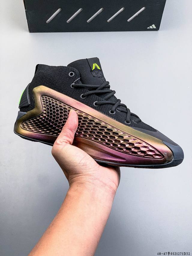 Adidas Anthony Edwards A.E. 1”华子一代”安东尼 爱德华兹签名实战减震防滑耐磨高帮篮球鞋 球鞋的整体设计非常复古 也可以理解为并不是