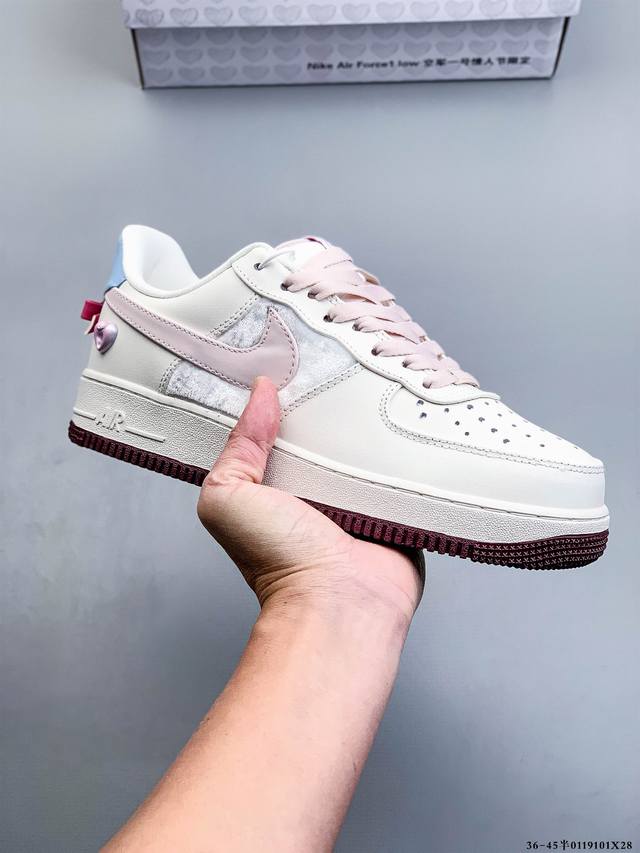 原楦数据纸版，采用硬质优质皮革鞋面材质，内置全掌Air Sole气垫。耐克 Nike Air Force 1 Low 空军一号低帮经典百搭休闲运动板鞋 DDD