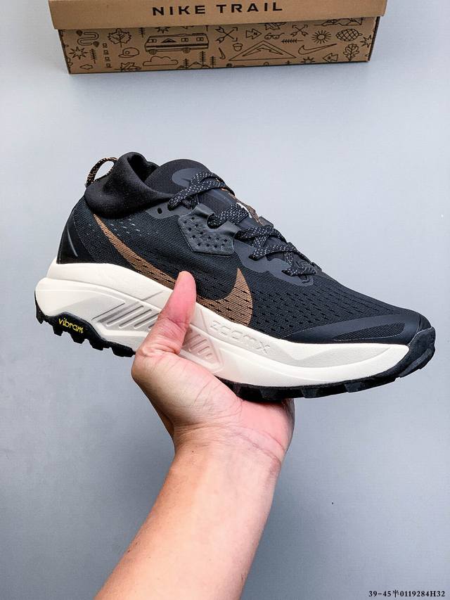 公司级 Nike Acg Zegama Trail 2 新款缓震透气越野跑鞋 DDD 这款集缓震、防护与抓地力三位一体的全方位专业越野跑鞋，专为最具挑战性的越野