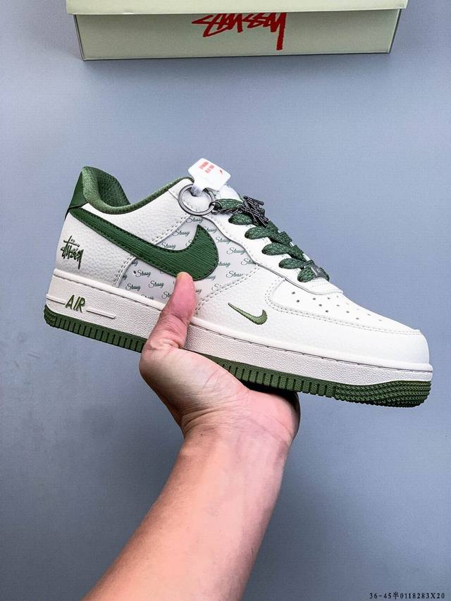 原楦数据纸版，采用硬质优质皮革鞋面材质，内置全掌Air Sole气垫。耐克 Nike Air Force 1 Low 空军一号低帮百搭休闲运动板鞋 DDD 01