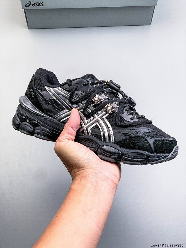 公司级！Asics Sportstyle 首度联手 Toga Archives，打造全新联名鞋款 Gel-Cumulus 16 Tg DDD 这款新鞋的设计以