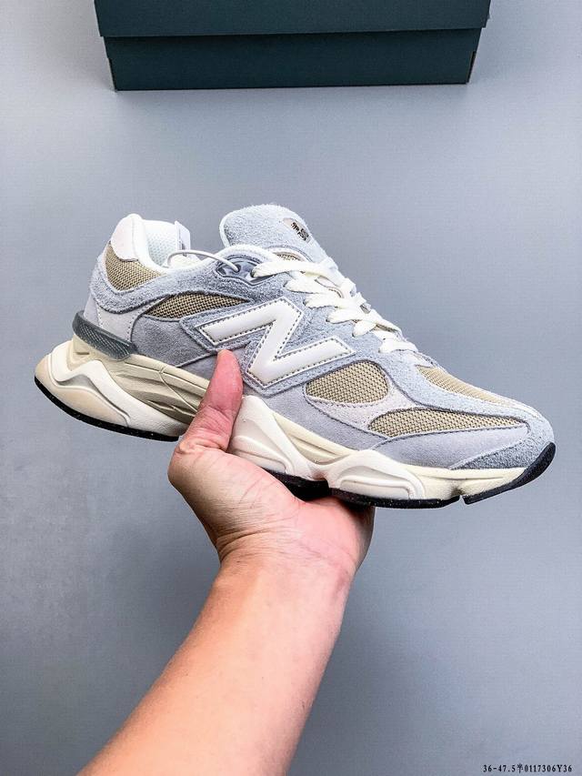 New Balance 又带来了新鞋型 9060 ，并且是与芝加哥街头品牌 Joe Freshgoods 的联名款。鞋身主体采用了类似 990 系列的设计风格，