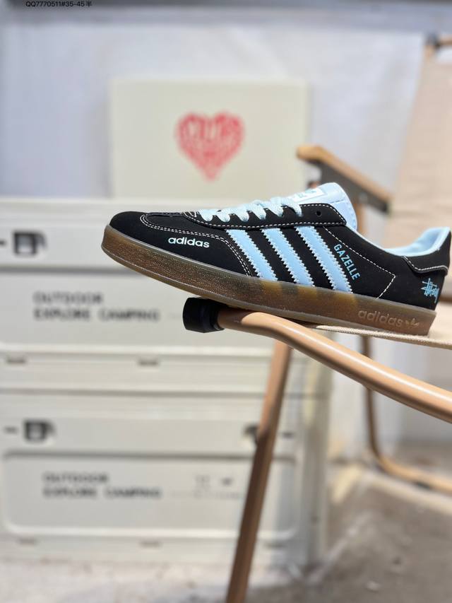 内嵌环保海玻璃鞋垫#外置防滑耐磨Rb橡胶大底复古设计与现代简约的融合，再度携手洛杉矶时尚生活品牌 Sporty & Rich X Adidas Original