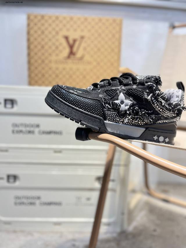 路易威登 Louis Vuitton Lv路易威登板鞋 DDD 新款 Lv Trainer最新配色运动鞋 L家 篮球鞋风格运动鞋 该鞋由艺术总监 Virgil