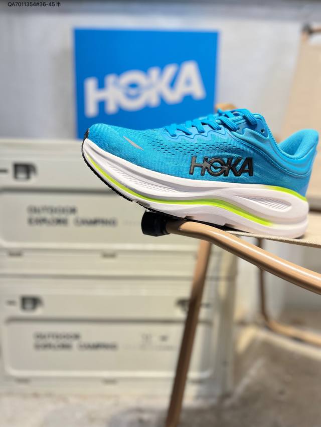 小红书推荐Hoka W Bondi 9全新配色 这个品牌来自于新西兰的毛利语，Hoka表示大地，One One表示飞越，连起来就是飞越地平线，One One不是