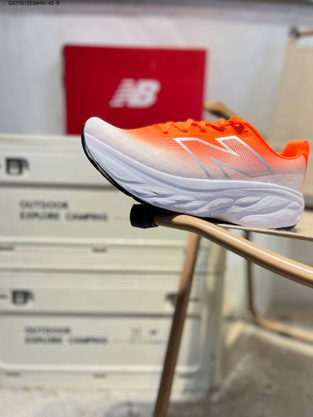 原楦原纸版开发版型#采用超轻透气3D针织网纱线材料结构鞋面及打印Logo细节#中底嵌入Fuelcell轻量化技术组合全掌纤维塑料Tpu板Nb新百伦New Bal