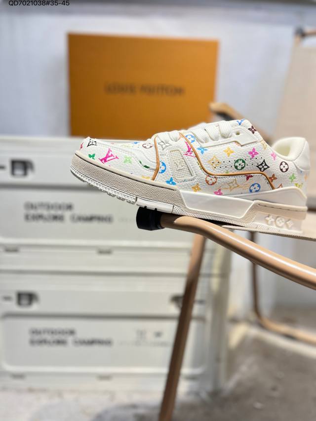路易威登 Louis Vuitton Lv路易威登板鞋 DDD 新款 Lv Trainer最新配色运动鞋 L家 篮球鞋风格运动鞋 该鞋由艺术总监 Virgil