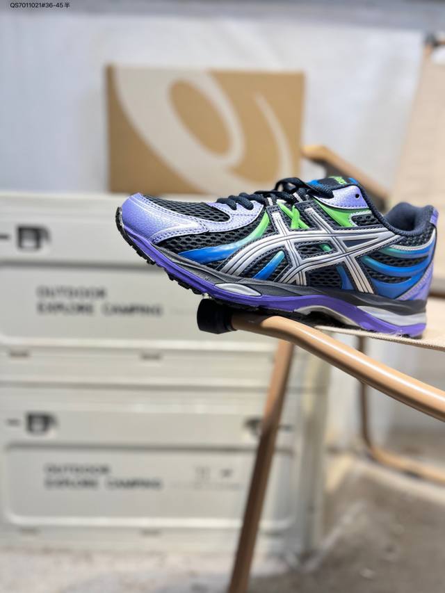 Asics Gel- Sekiran亚瑟士经典跑鞋 如今机能风和户外风吹得正劲，便是主打“Urban Outdoor机能越野风格”，城市和户外场景都能轻松应对。