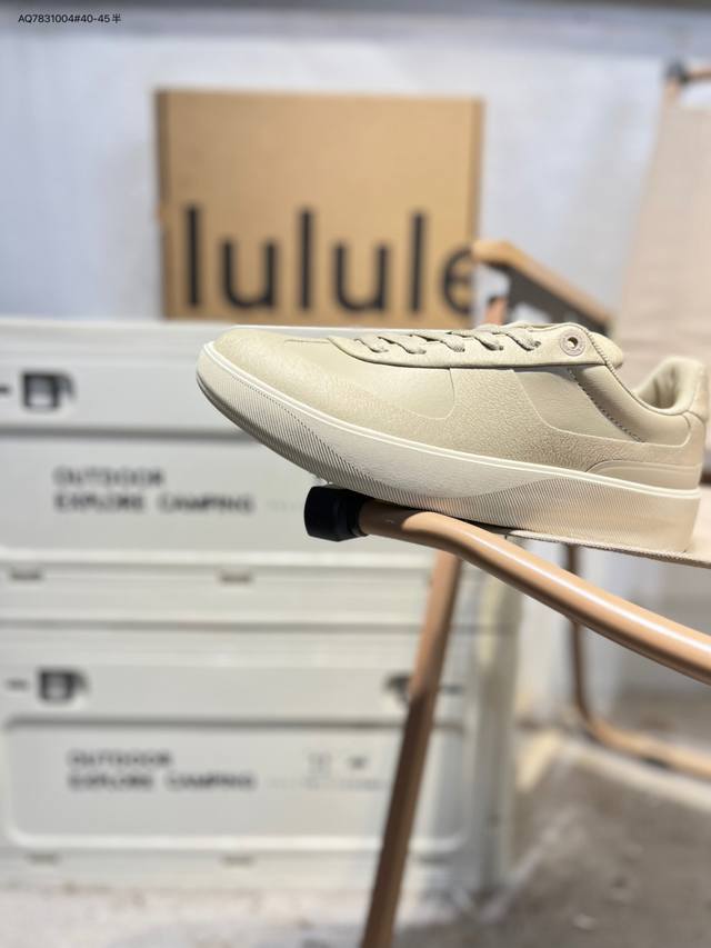 原楦原纸版数据开发版型#采用软质荔枝纹牛剖革组合热熔工艺处理绒面材质#内嵌人体工学加厚环保去臭海玻璃物料脚垫#外置杯形防滑耐磨橡胶大底健身房的小姐姐都在穿,极简