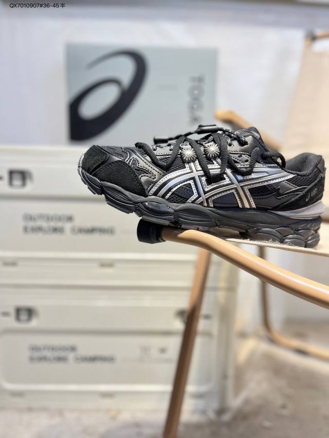 Asics Gel- Cumulus 16 Gt亚瑟士经典跑鞋 如今机能风和户外风吹得正劲，便是主打“Urban Outdoor机能越野风格”，城市和户外场景都