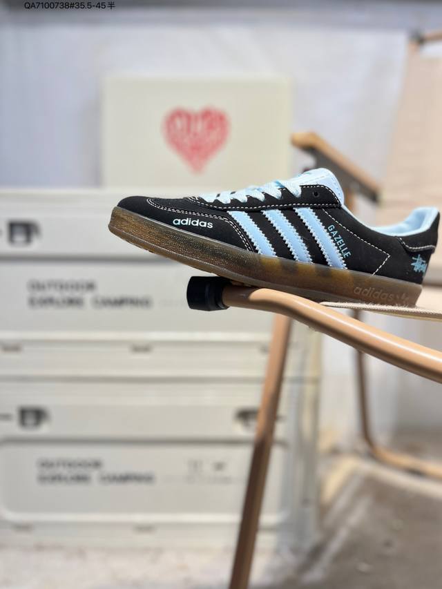 内嵌环保海玻璃鞋垫#外置防滑耐磨Rb橡胶大底复古设计与现代简约的融合，再度携手洛杉矶时尚生活品牌 Sporty & Rich X Adidas Original