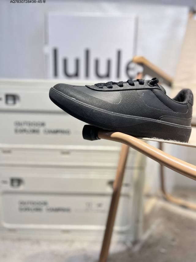 原楦原纸版数据开发版型#采用软质荔枝纹牛剖革组合热熔工艺处理绒面材质#内嵌人体工学加厚环保去臭海玻璃物料脚垫#外置杯形防滑耐磨橡胶大底健身房的小姐姐都在穿,极简