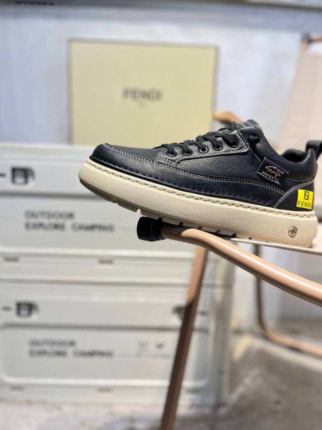 Fendi芬迪潮流时尚休闲运动鞋系列 DDD 广东品质原厂渠道原装订单 DDD 全套专柜包装物及配件 柔酷系列 DDD 松紧带套脚休闲运动男鞋 四季爆款 DDD