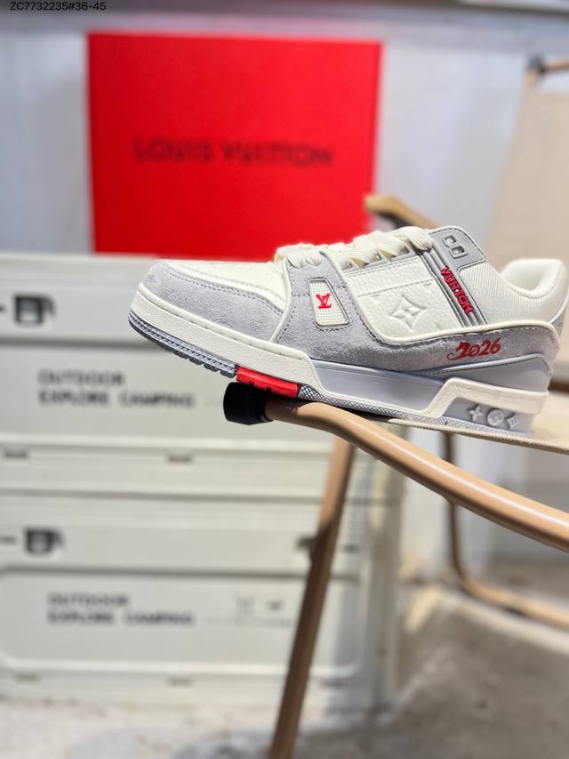 马年限定 路易威登 Louis Vuitton Lv路易威登板鞋 DDD 新款 Lv Trainer最新配色运动鞋 L家 篮球鞋风格运动鞋 该鞋由艺术总监 Vi