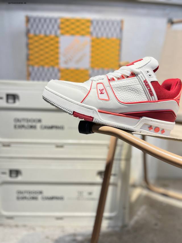 Louis Vuitton Trainer Sneaker Low 路易威登 休闲运动文化百搭板鞋 DDD 舒适防滑底和百搭性霸屏整个时尚娱乐圈 细节调整完美主