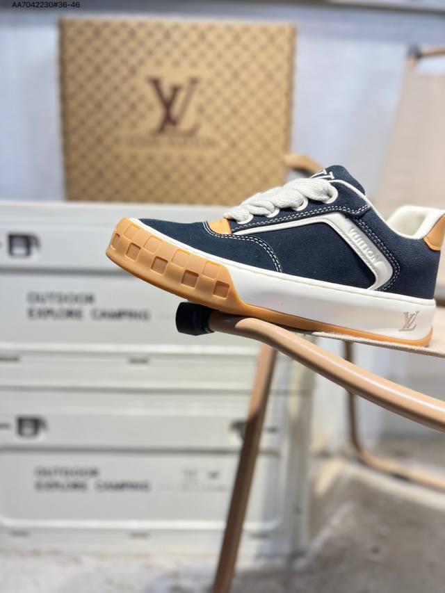 Louis Vuitton Trainer Sneaker Low 路易威登 休闲运动文化百搭板鞋 DDD 舒适防滑底和百搭性霸屏整个时尚娱乐圈 细节调整完美主