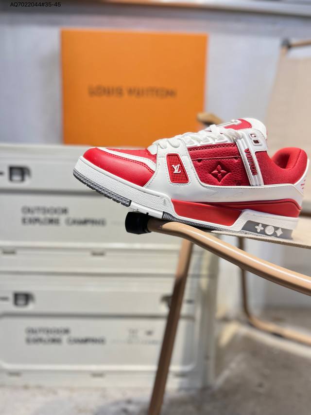 路易威登 Louis Vuitton Lv路易威登板鞋 DDD 新款 Lv Trainer最新配色运动鞋 L家 篮球鞋风格运动鞋 该鞋由艺术总监 Virgil