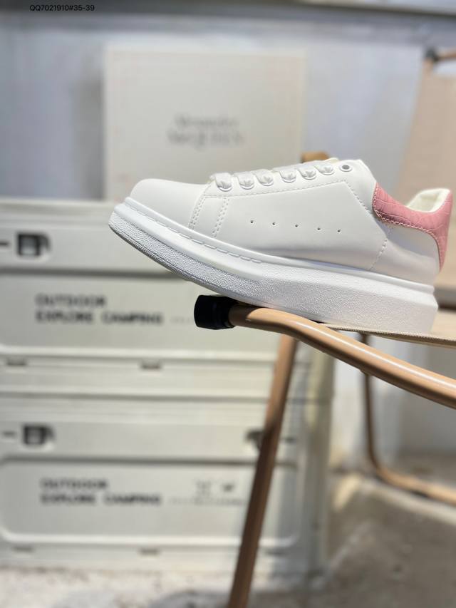 Alexander Mcqueen 麦昆 DDD 亚历山大麦昆亚历山 大盒包装 DDD Ss春夏首发 时尚代表的小姐姐553680 Qq7021910# DDD