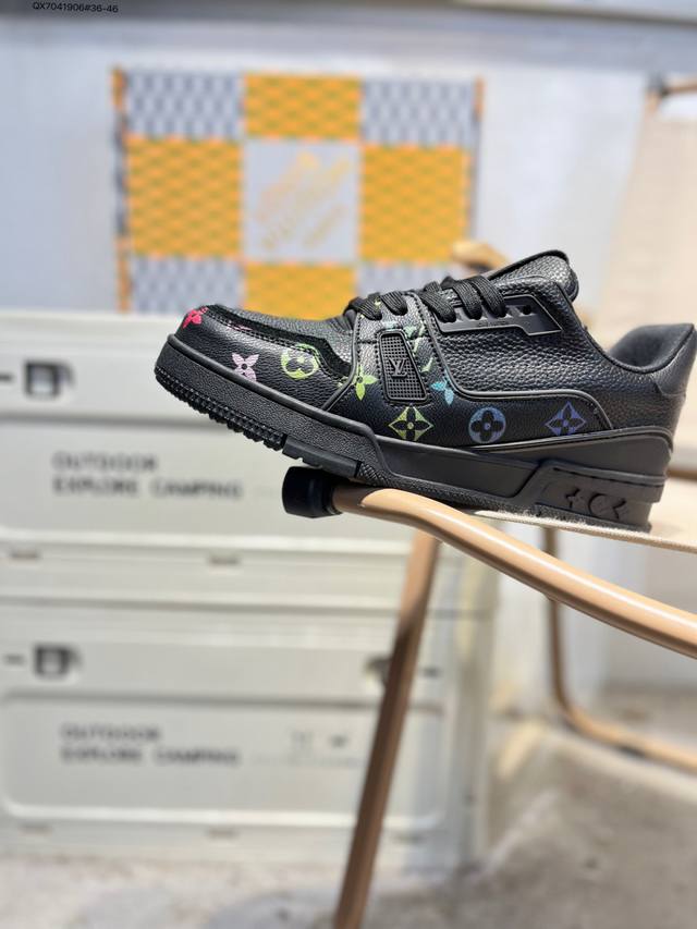 路易威登 Louis Vuitton Lv路易威登板鞋 DDD 新款 Lv Trainer最新配色运动鞋 L家 篮球鞋风格运动鞋 该鞋由艺术总监 Virgil