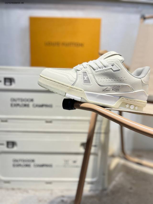 福利特价路易威登 Louis Vuitton Lv路易威登板鞋 DDD 新款 Lv Trainer最新配色运动鞋 L家 篮球鞋风格运动鞋 该鞋由艺术总监 Vir