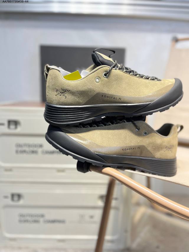 始祖鸟 Arc'teryx Sylan M 快速防水系列增高越野徒步户外运动慢跑鞋高帮 DDD 男女鞋原楦原纸版开发版型 DDD 采用一体成型热熔网织鞋面材质