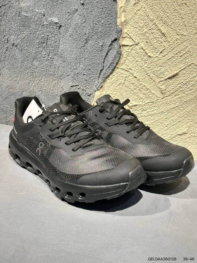 新品上市实拍 DDD On Cloudmonster 昂跑 DDD 新兴品牌轻便低帮跑步鞋 首发实拍 DDD 鞋款以网球为灵感的运动休闲鞋，大胆的复古外观与革新