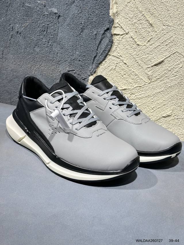 新品上市实拍 DDD Ecco爱步 广东原版透气 配备原版三件套 防尘纸 高弹大底 全头层牛皮 新款百搭休闲款 纯手工制成 鞋面走线工整 清晰质感 原单品质 拼