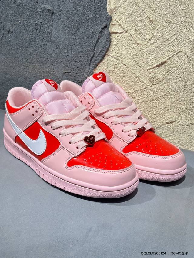 新品上市实拍 DDD 耐克Nike Dunk Low 板鞋 Sb系列经典百搭休闲运动板鞋加厚鞋舌的填充，使舒适性大大提升，同时也更方便穿脱中底部分则加入了脚感柔