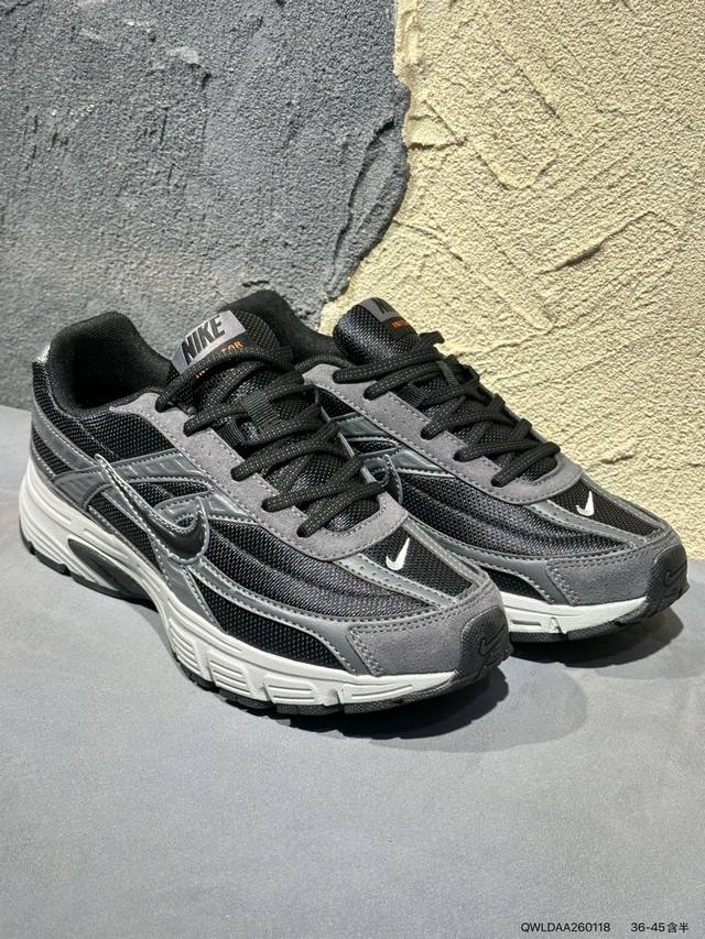 新品上市实拍 DDD Nike Initiator Running 耐克 低帮 灰白棕 创始者系列复古老爹鞋休闲低邦运动舒适跑 整体以白色透气网眼鞋面和灰色支撑