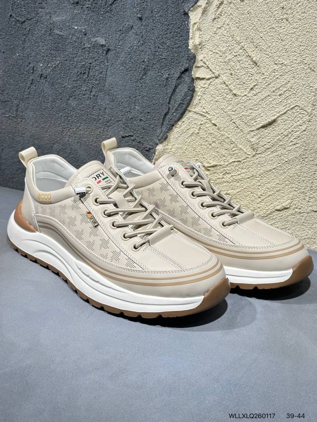 新品上市实拍 DDD Ecco爱步 广东原版透气 配备原版三件套 防尘纸 高弹大底 全头层牛皮 新款百搭休闲款 纯手工制成 鞋面走线工整 清晰质感 原单品质 拼