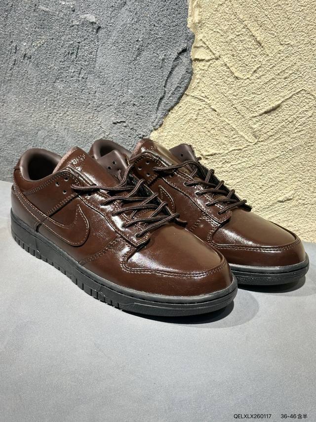 新品上市实拍 DDD 耐克Nike Dunk Low 板鞋Sb系列经典百搭休闲运动板鞋加厚鞋舌的填充，使舒适性大大提升，同时也更方便穿脱中底部分则加入了脚感柔软