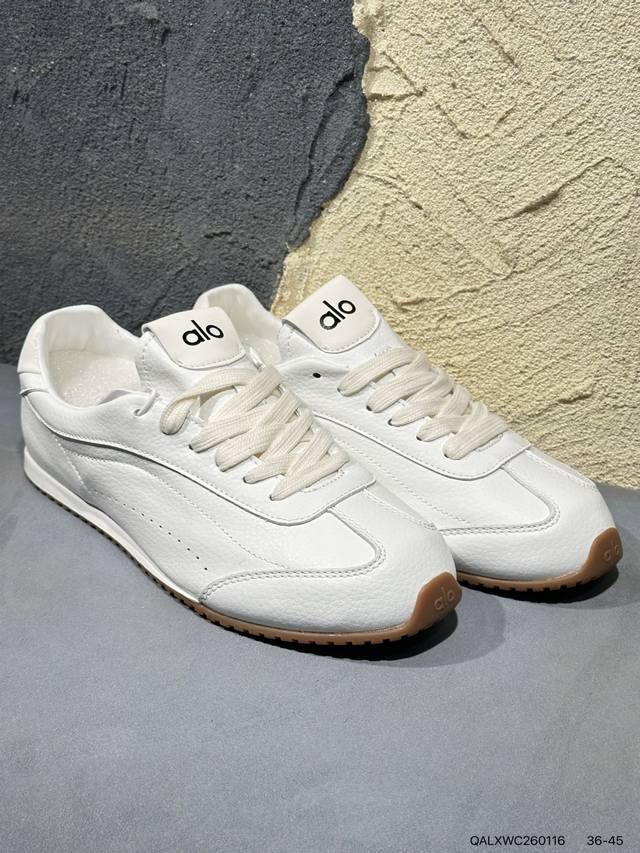 新品上市实拍 DDD Alo Yoga Recovery Mode 人气单品 DDD 舒适简约防滑耐磨低帮休闲板鞋 DDD Alo Yoga于2007年创立于洛
