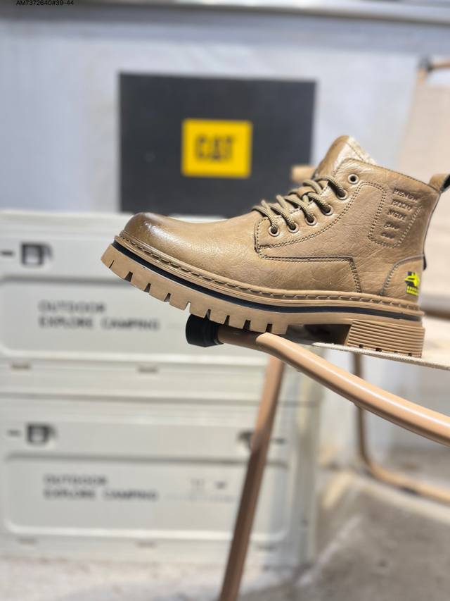 Cat 卡特 硬汉推土机品牌 DDD 系列工装休闲鞋 DDD 天猫同款 全新出炉 工艺品质 专为高端海淘代购客户准备 鞋面采用头层磨砂牛皮 此款每年销量爆炸Pw