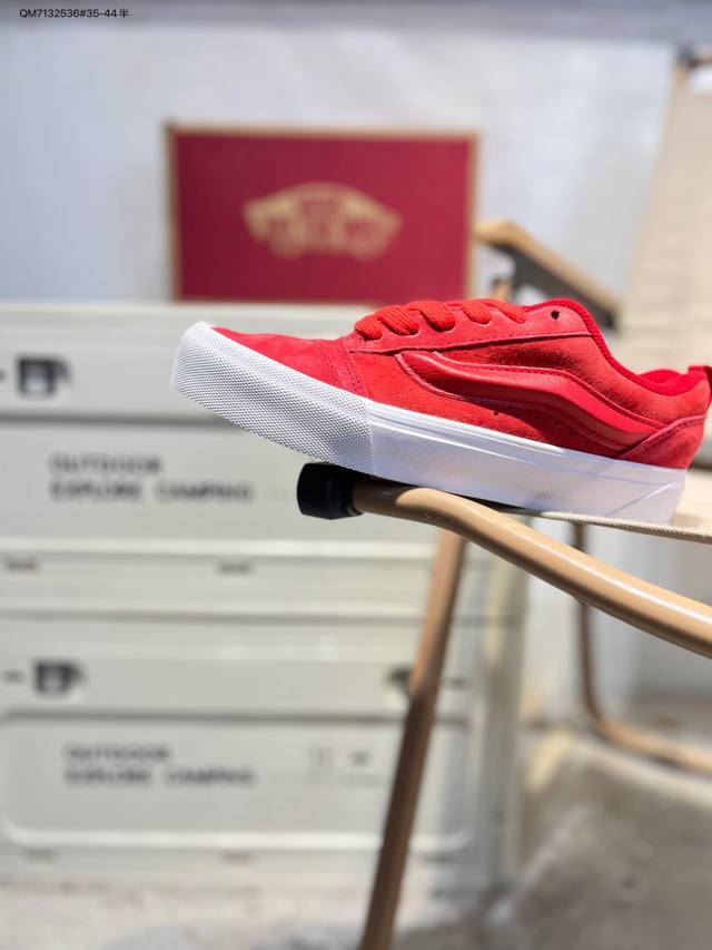 真标硫化工艺#原厂档案开发铝楦版型#正确安娜系列翘头鸟嘴贴条弧度致敬滑板文化，联乘瑞典著名鞋店Sneakersnstuff X Vans Sk8 Mid Sns