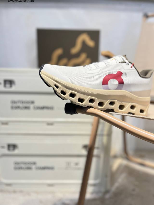 On昂跑Cloudtilt Moon 轻量运动休闲鞋 DDD 脚感很舒服 鞋底柔软且包裹性好 上脚显腿长 DDD 不管休闲还是运动都很百搭 是最好看最显质感的颜