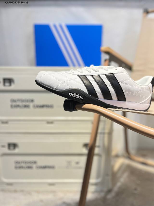 阿迪达斯Adidas Adiracer 2026 DDD 三叶草复古防滑耐磨低帮运动鞋 DDD 亮眼三色条纹元素缀以舒适鞋面 DDD 赋予了独特的个性美学 DD