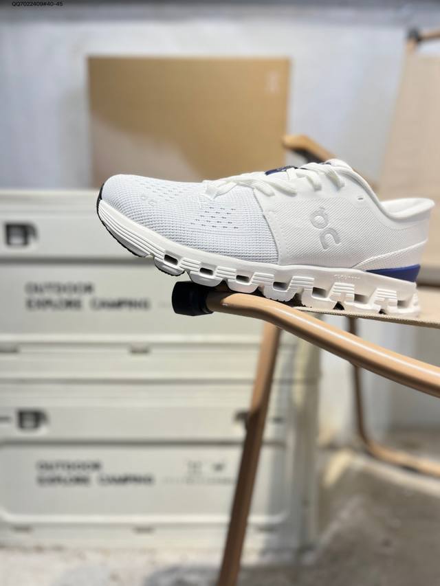On昂跑Cloudtilt Moon 轻量运动休闲鞋 DDD 脚感很舒服 鞋底柔软且包裹性好 上脚显腿长 DDD 不管休闲还是运动都很百搭 是最好看最显质感的颜
