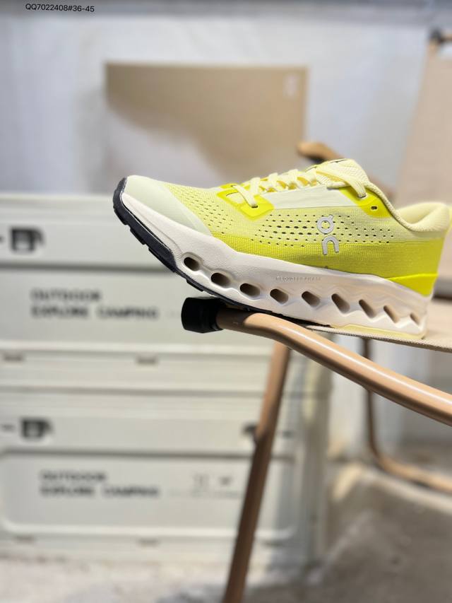 On昂跑Cloudtilt Moon 轻量运动休闲鞋 DDD 脚感很舒服 鞋底柔软且包裹性好 上脚显腿长 DDD 不管休闲还是运动都很百搭 是最好看最显质感的颜