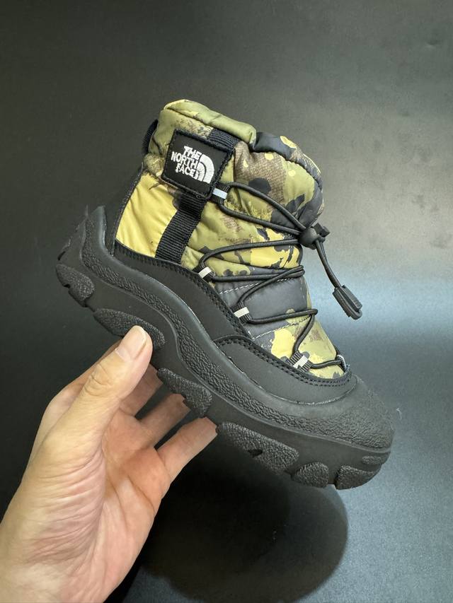 新色出货 DDD 北面羽绒面料皮毛一体防风防水儿童雪地靴加厚防滑保暖大棉鞋户外儿童雪地靴 DDD Size：26-37码 DDD 采用防水布面料 保暖又舒适.