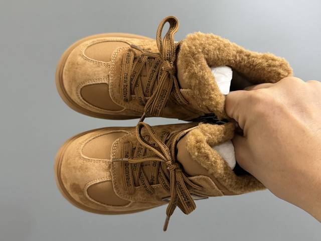 加绒N B卡皮巴拉拉链中帮儿童保暖休闲鞋 DDD Size：26-37码 DDD 超萌的N家中帮款式 DDD 加绒内里，保暖又舒适 DDD 拉链式设计，穿脱方便
