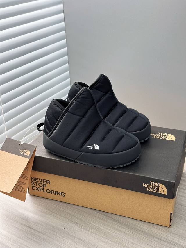 北面高帮面包鞋 DDD 独家北面高帮新款，经典黑色，永远经典的配色，随便搭配任何裤子，回头率拉满 DDD