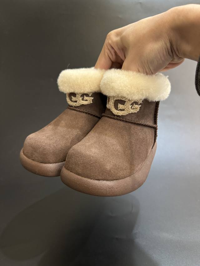 Ugg新款小土豆羊毛绒儿童雪地靴26-37 DDD 鹿绒皮材质羊毛绒内里，保暖又软萌， DDD 采用拉链设计 橡胶防滑底 DDD
